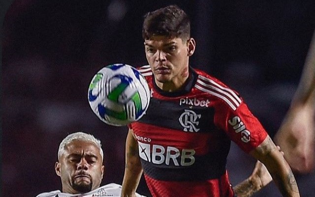 Ayrton Lucas flamengo